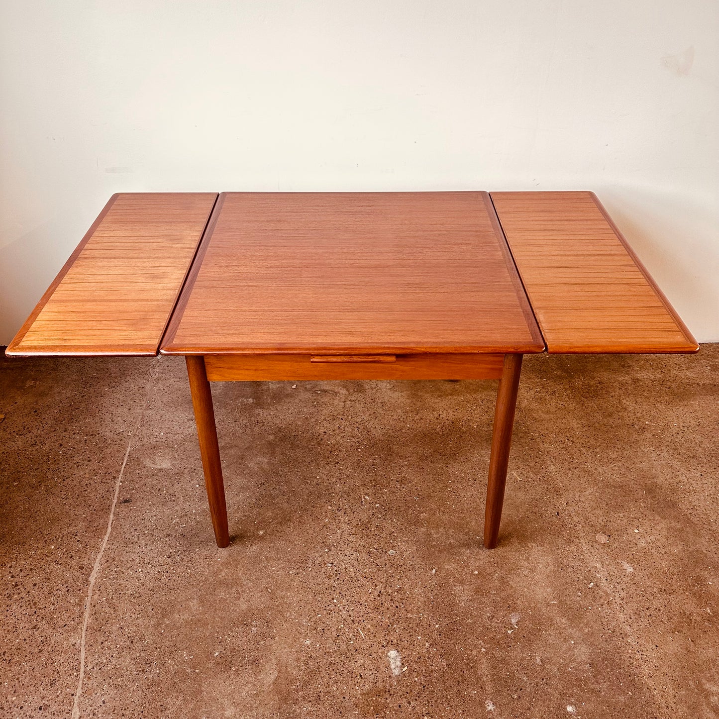 A.M MOBLER DANISH TEAK DINETTE WITH DRAW LEAVES