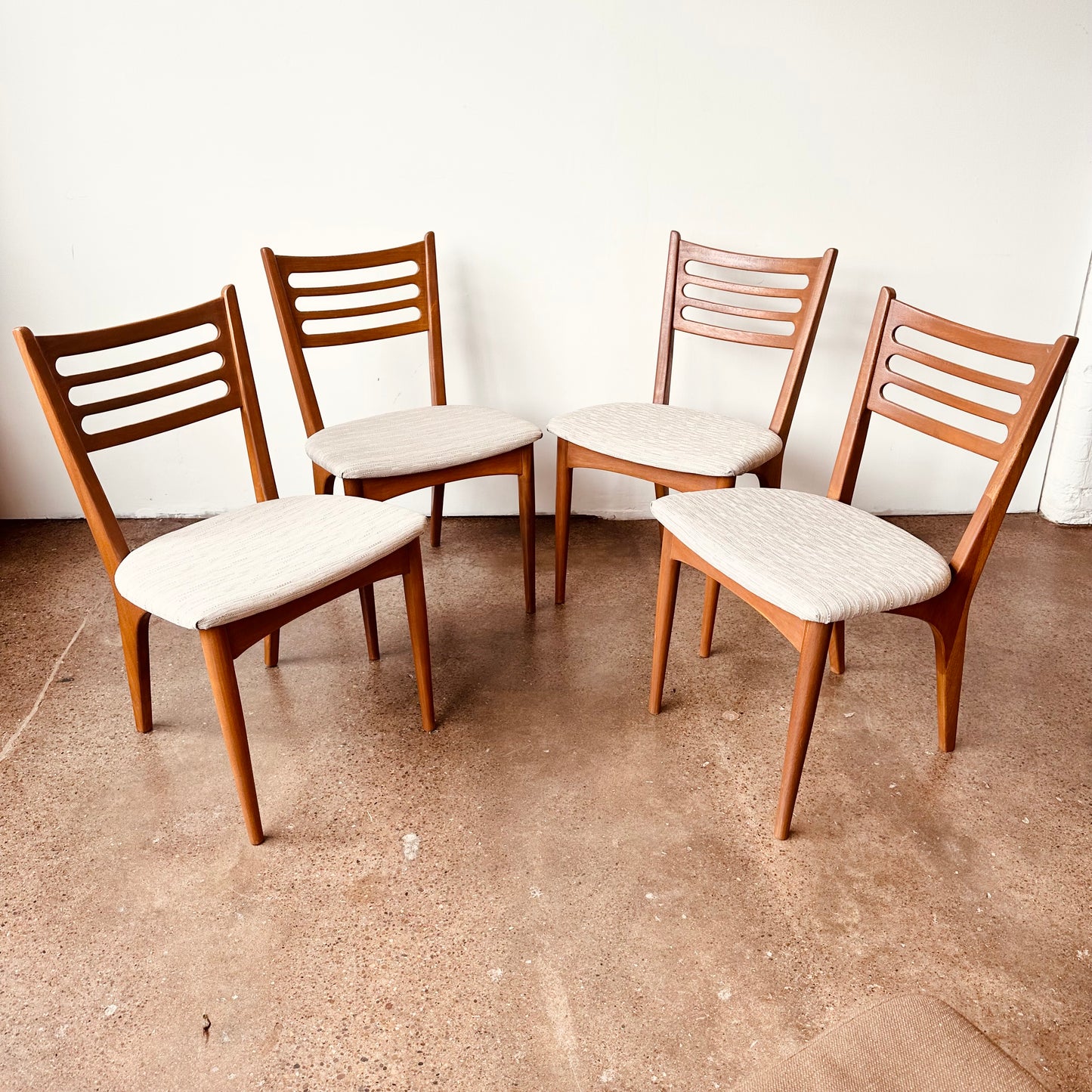 AMERICAN MID-CENTURY CUT OUT DINING CHAIRS - S/4