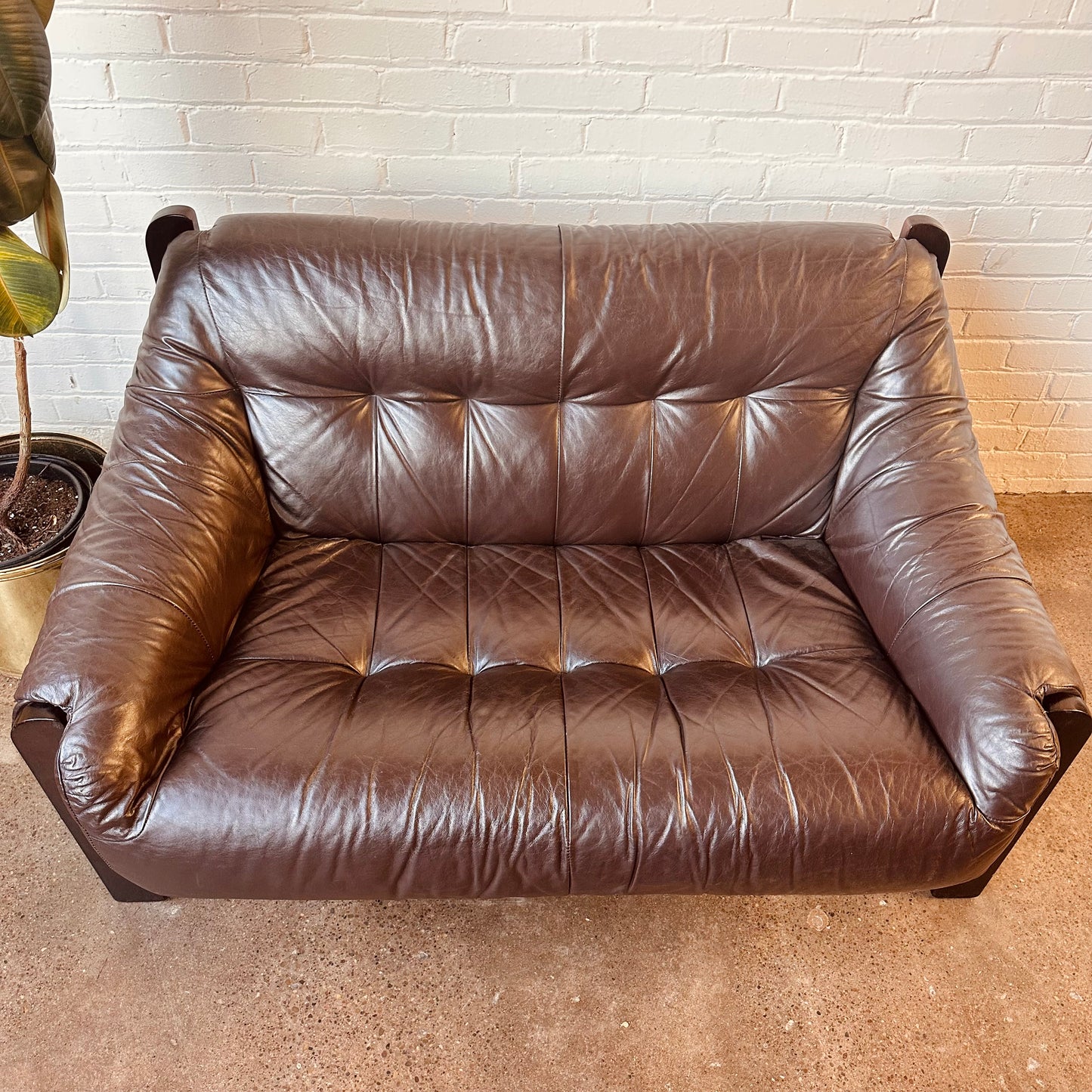 MOVEIS CORAZZA ROSEWOOD AND LEATHER LOVESEAT SOFA