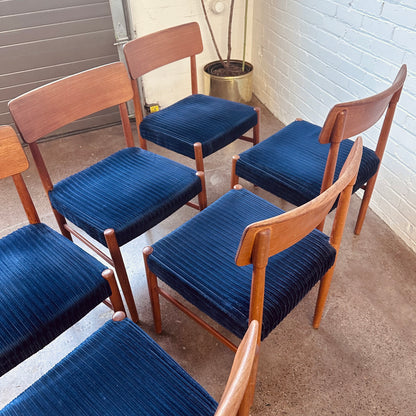 DANISH TEAK CARVED HANDLE DINING CHAIRS - S/6