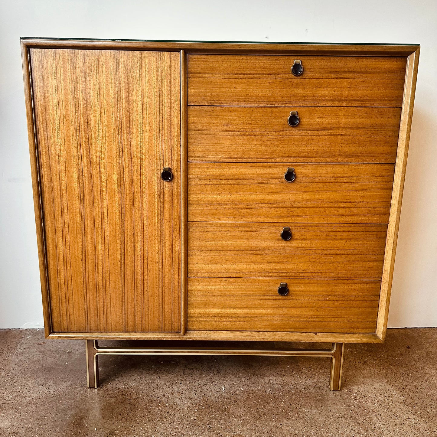 MID-CENTURY MAHOGANY AND BRASS CHEST OF DRAWERS DRESSER