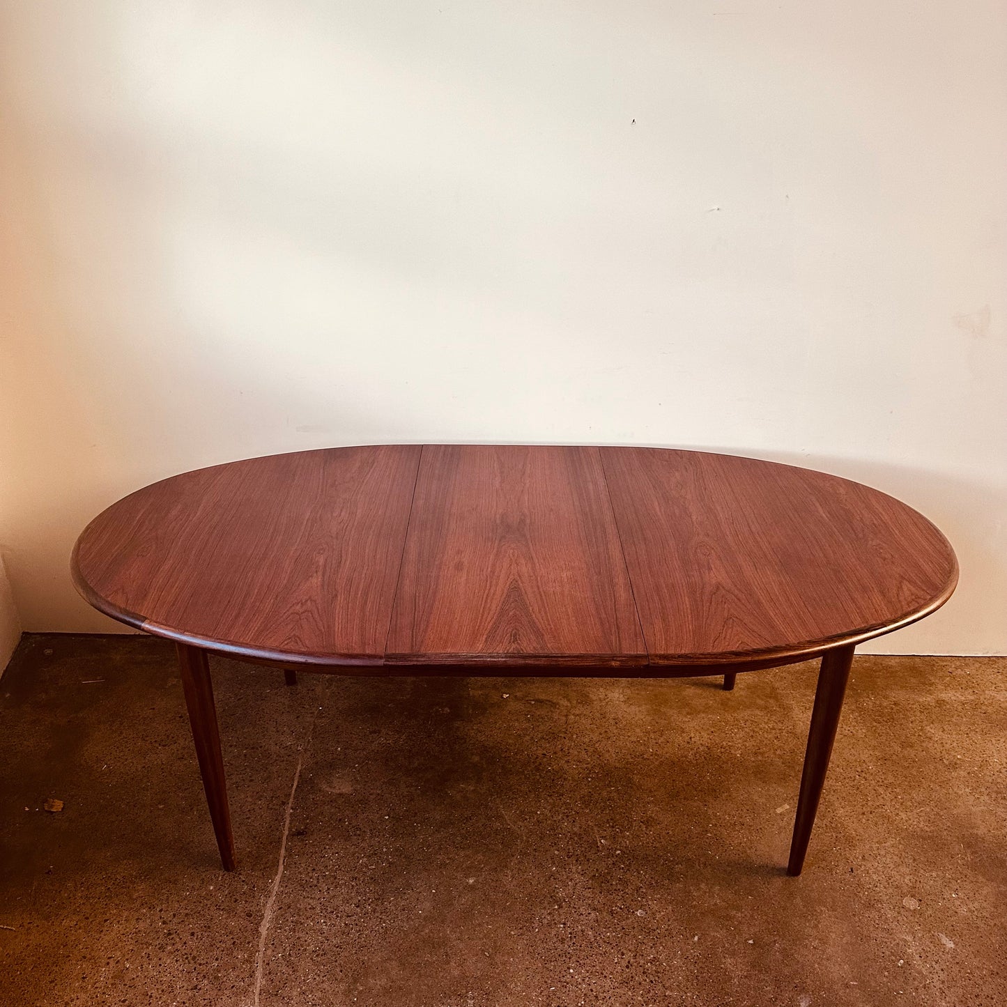 GUDME DANISH ROSEWOOD OVAL DINING TABLE