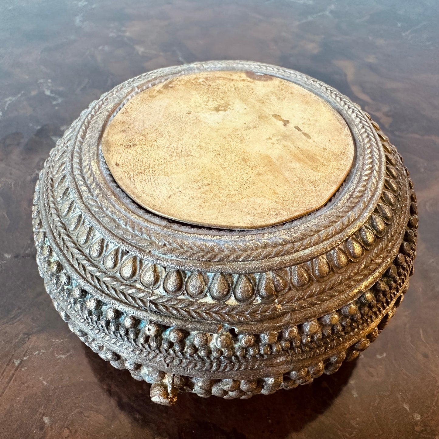 ANTIQUE OMANI BEDOUIN BRONZE DISH, ASHTRAY OR CATCHALL