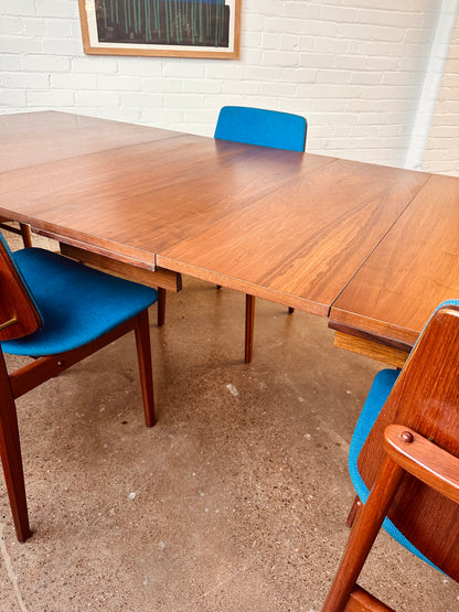 MCM WALNUT DINING TABLE WITH THREE LEAVES