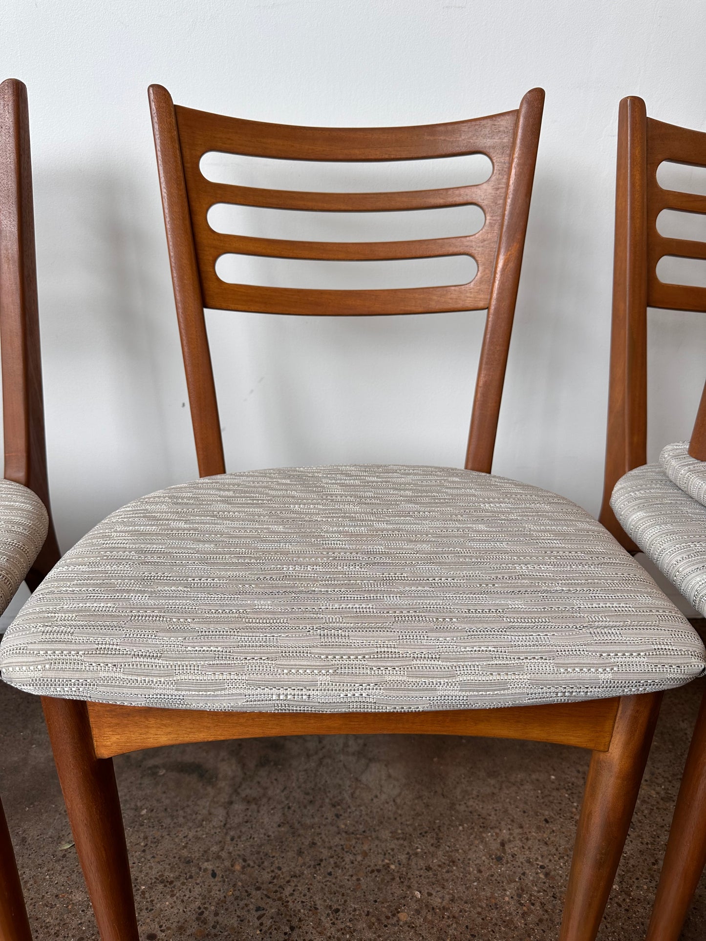 AMERICAN MID-CENTURY CUT OUT DINING CHAIRS - S/4