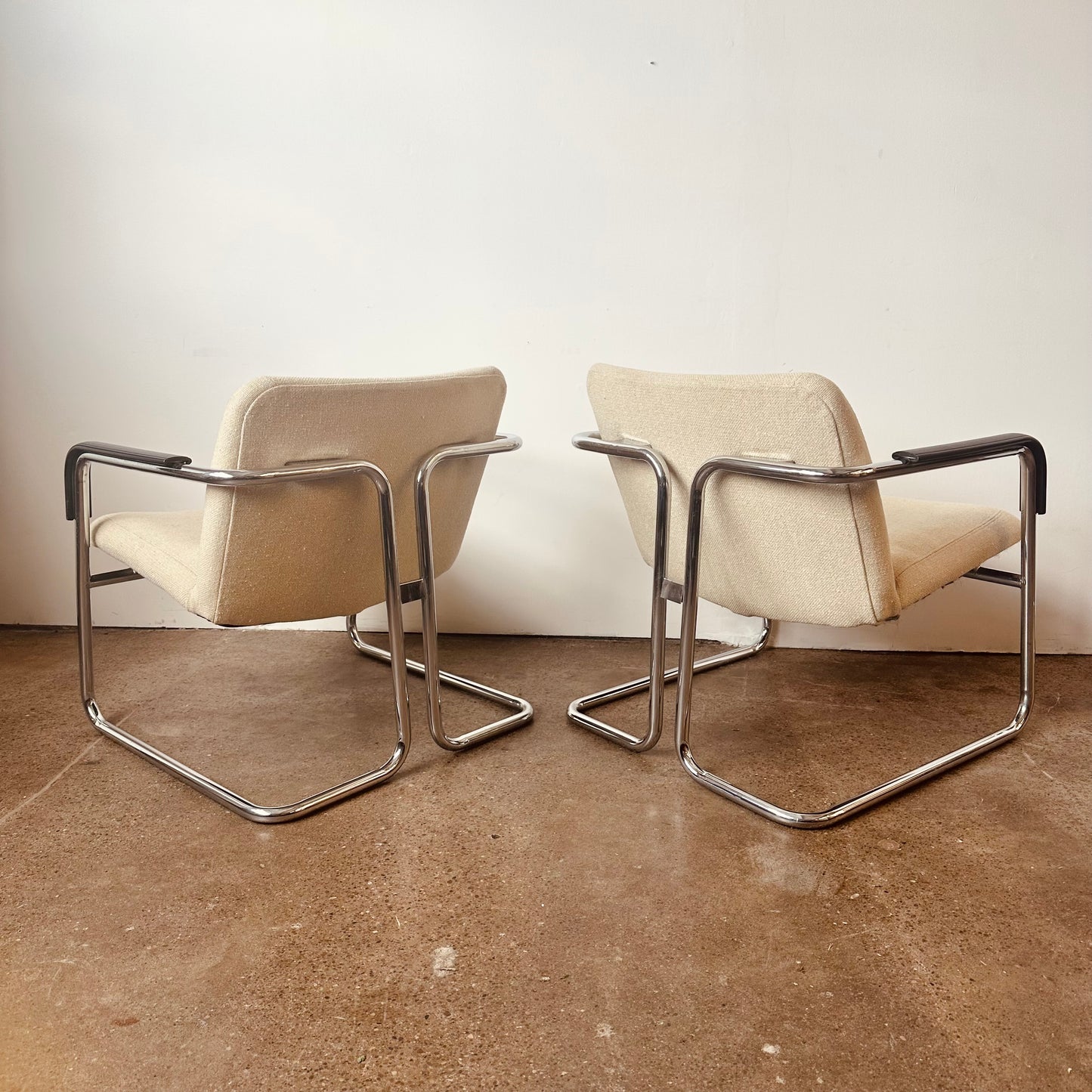PAIR OF MID CENTURY TUBULAR CHROME CLIENT CHAIRS