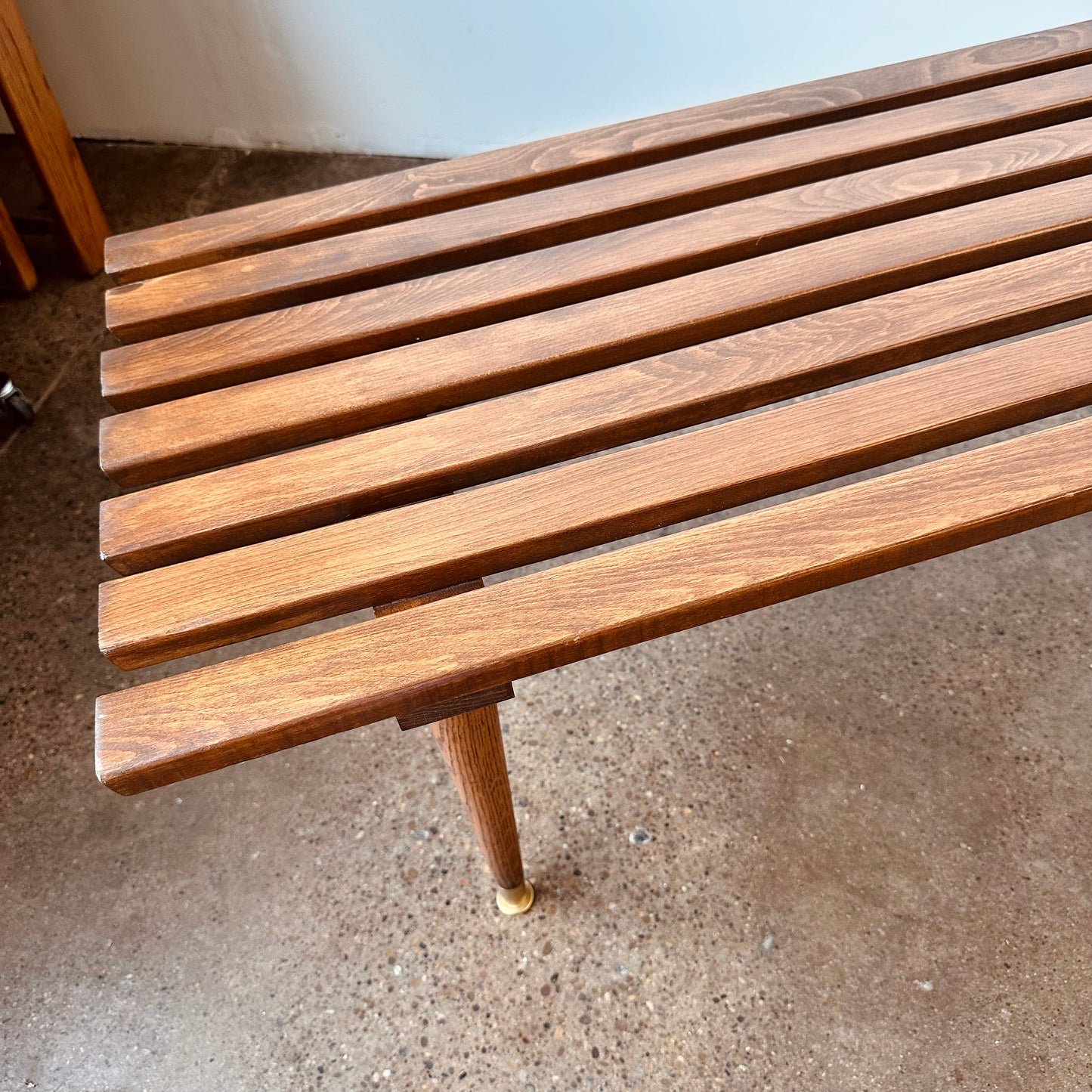 MID-CENTURY SLAT WOOD COFFEE TABLE OR BENCH