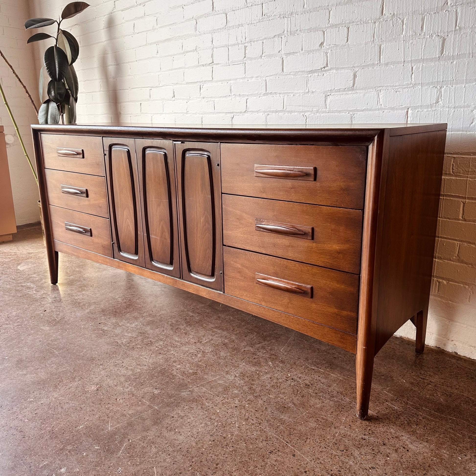 BROYHILL EMPHASIS NINE DRAWER DRESSER - RESTORED MiMO Decor BROYHILL EMPHASIS NINE DRAWER DRESSER - RESTORED MiMO Decor