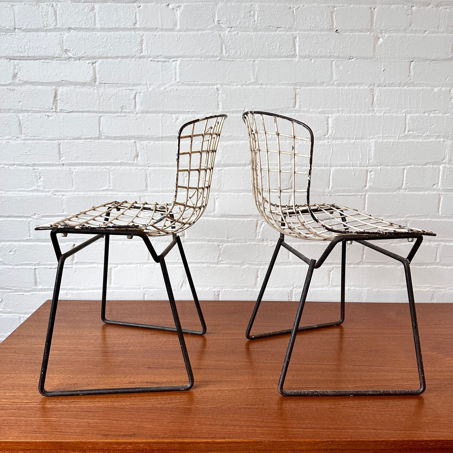 1950S MCM CHILDREN'S BLACK WIRE SIDE CHAIRS BY HARRY BERTOIA FOR KNOLL