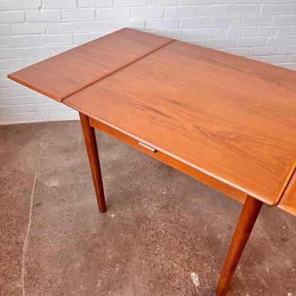 A.M MOBLER DANISH TEAK DINETTE WITH DRAW LEAVES