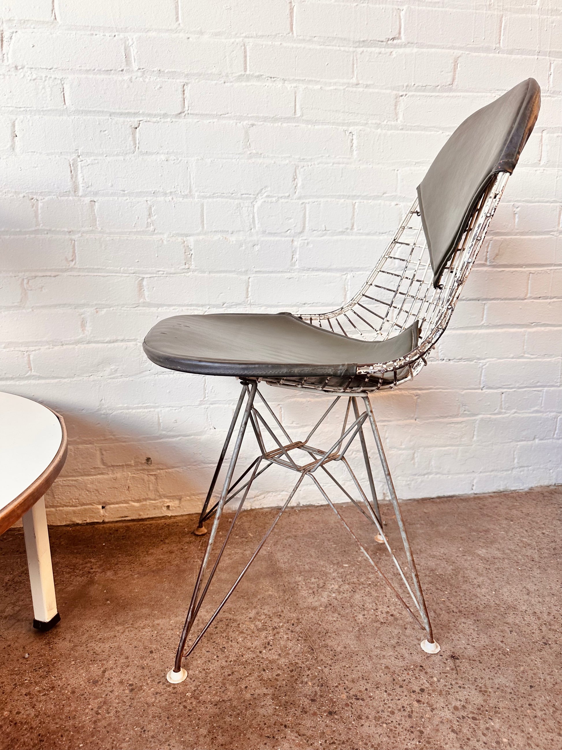 Eames wire online chair bikini