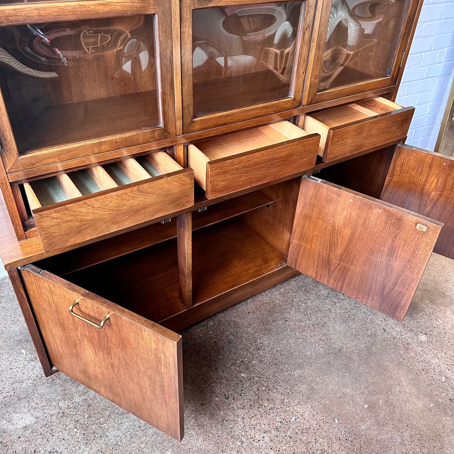 MARTINSVILLE BUBBLE GLASS HUTCH BY MERTON GERSHUN