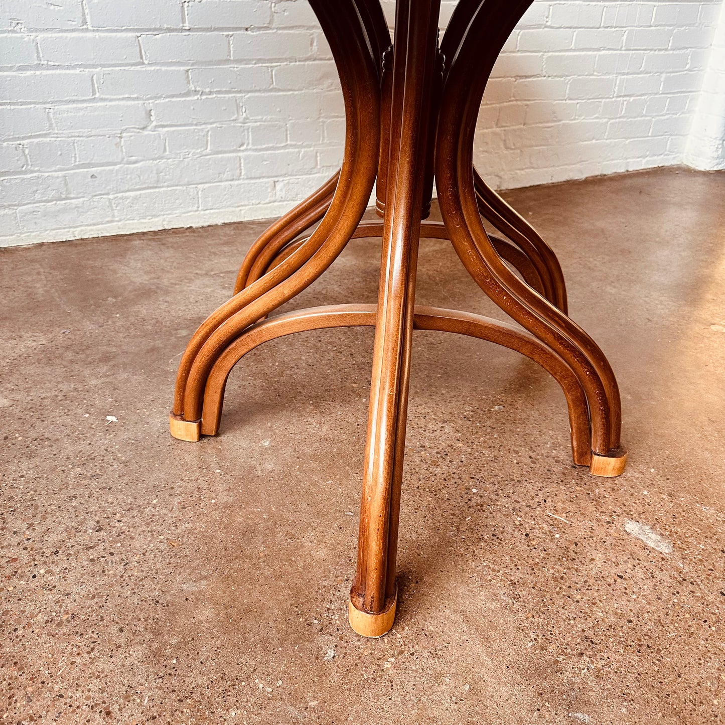 THONET BENTWOOD OVAL DINING TABLE FROM EARLY 20TH CENTURY