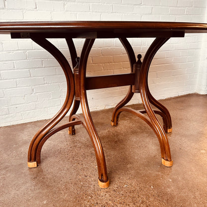 THONET BENTWOOD OVAL DINING TABLE FROM EARLY 20TH CENTURY