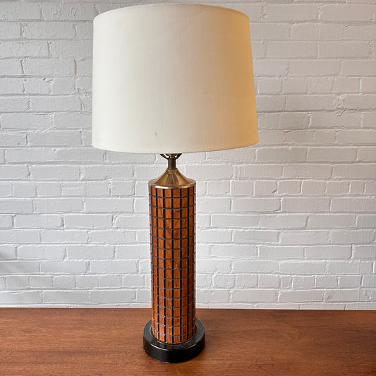 1964 WORLD'S FAIR WALNUT & BRASS TABLE LAMP
