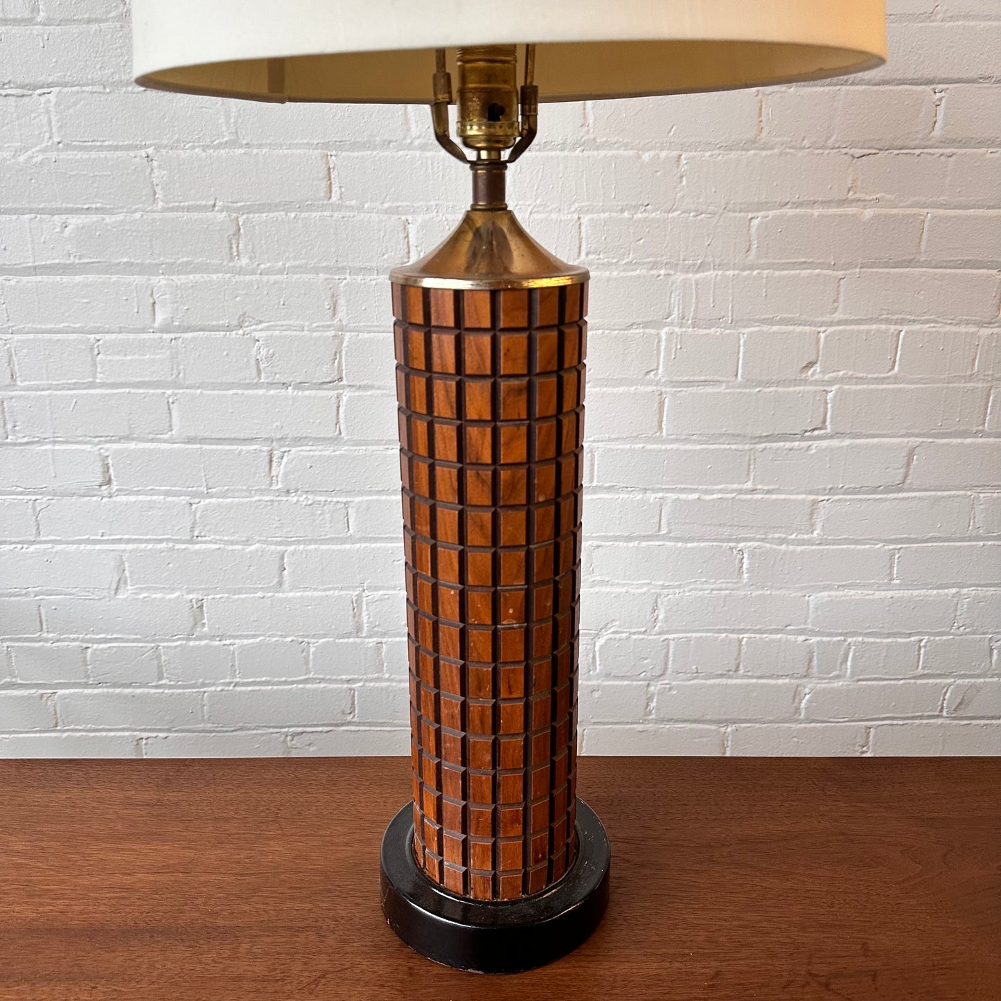WALNUT AND BRASS 1964 WORLD'S FAIR TABLE LAMP