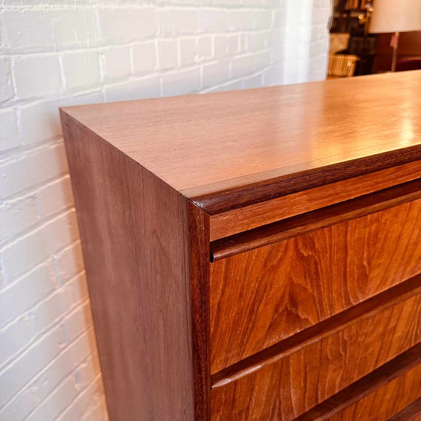 DANISH TEAK CHEST WITH 5 DRAWERS