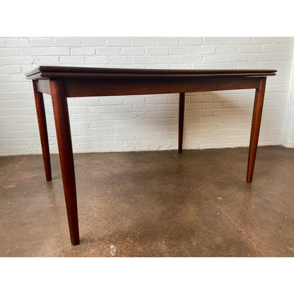 EXPANDABLE DANISH ROSEWOOD DINING TABLE WITH DRAW LEAF