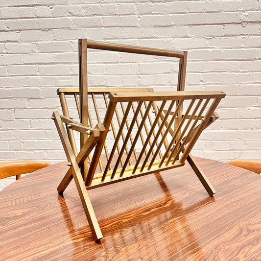 ELEGANT ITALIAN BRASS MAGAZINE RACK