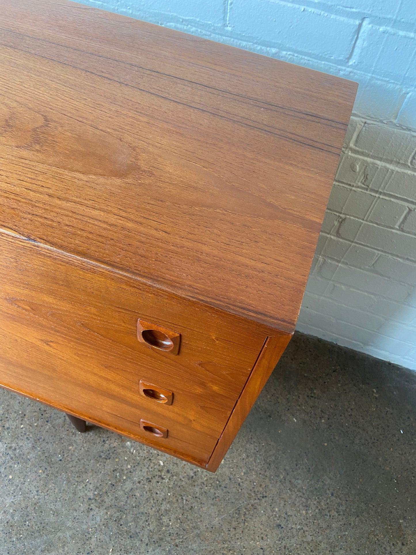 MCM 9 DRAWER DANISH TEAKWOOD DRESSER