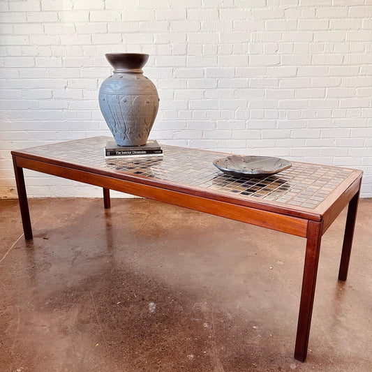 UNIQUE CERAMIC TILE COFFEE TABLE