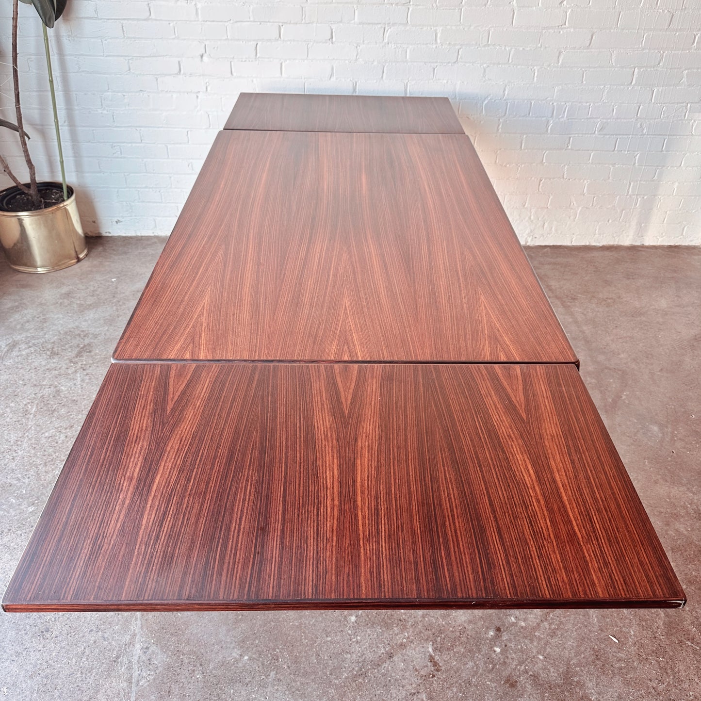 VEJLE STOLE ROSEWOOD DINING TABLE WITH EXTENSIONS