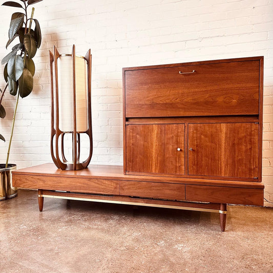 MODELINE SCULPTURAL TABLE LAMP