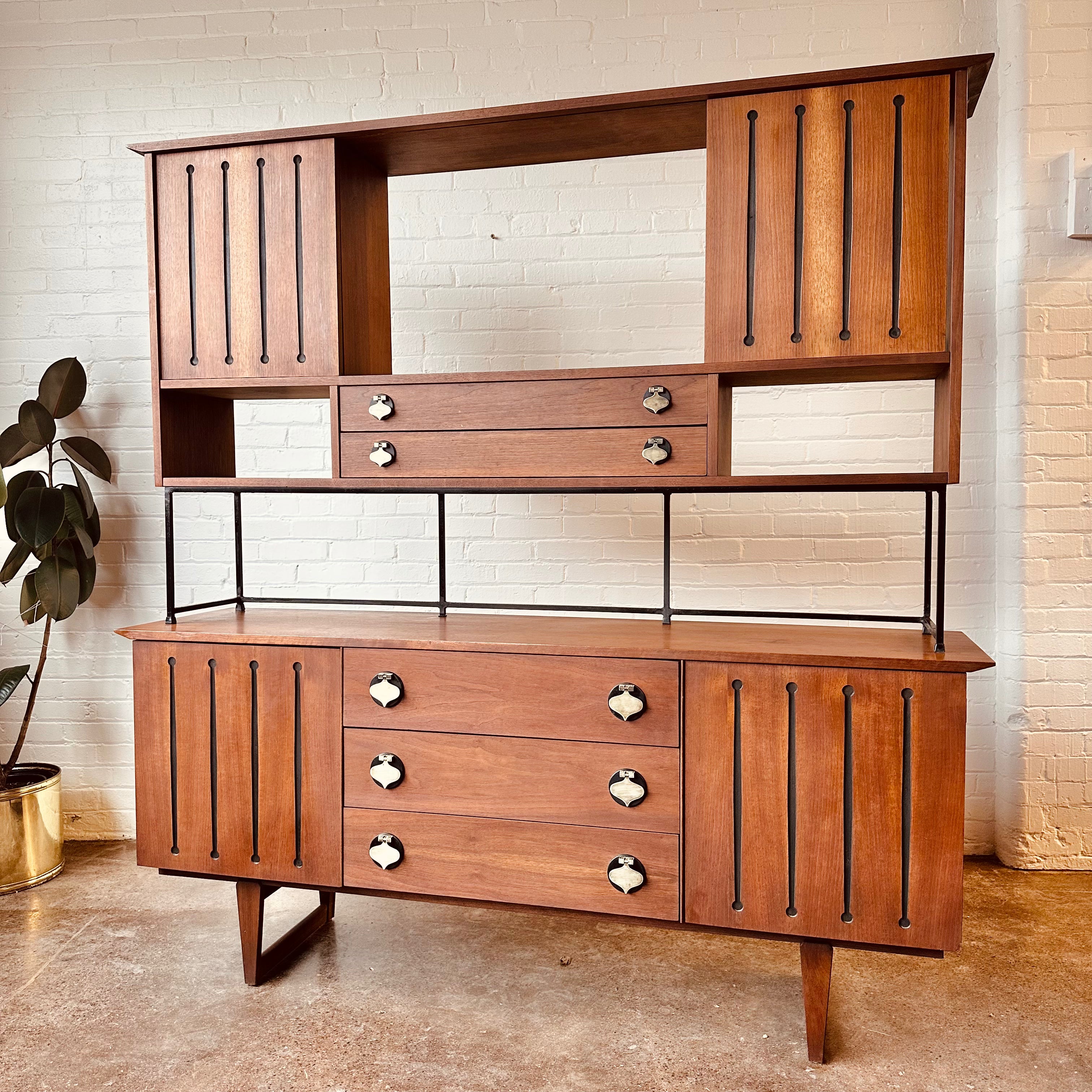 STANLEY WALNUT SPADE ROOM DIVIDER/WALL UNIT – MiMO Decor