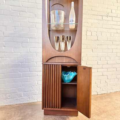 BROYHILL BRASILIA CURIO CABINET WITH GLASS SHELVES