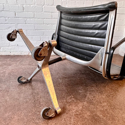 HERMAN MILLER SWIVEL CHAIR MODEL 682 BY EAMES