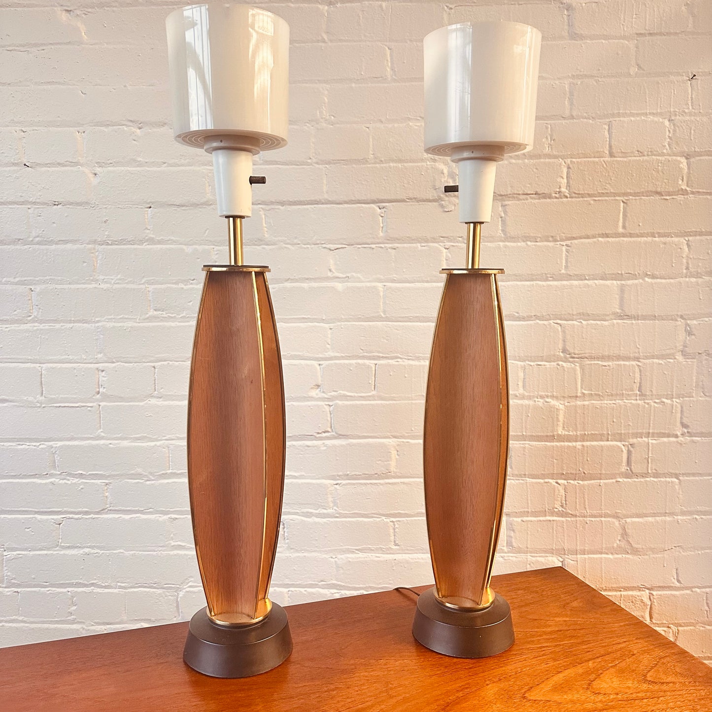 GERALD THURSTON WALNUT TABLE LAMPS - PAIR