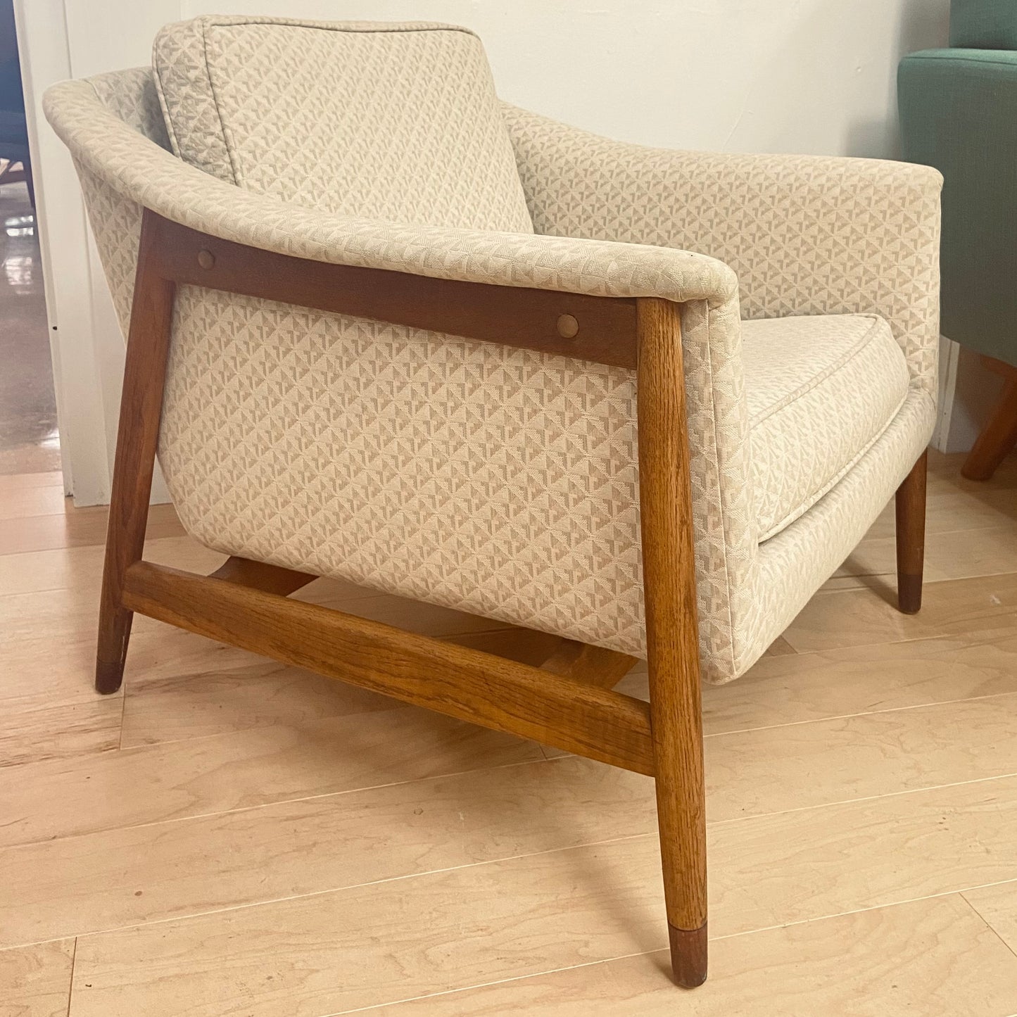 CREAM ACCENT CHAIR BY FOLKE OHLSSON FOR DUX