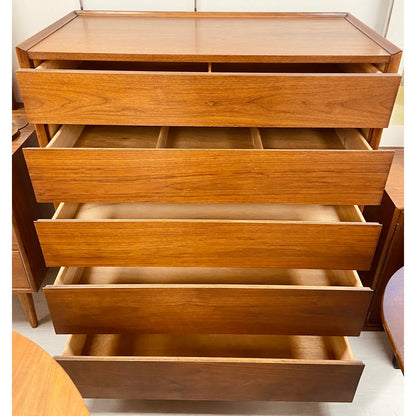 5 DRAWER DRESSER BY MERTON GERSHUN FOR AMERICAN OF MARTINSVILLE