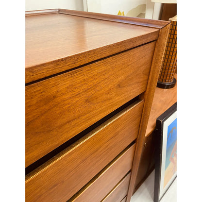 5 DRAWER DRESSER BY MERTON GERSHUN FOR AMERICAN OF MARTINSVILLE