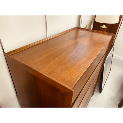 5 DRAWER DRESSER BY MERTON GERSHUN FOR AMERICAN OF MARTINSVILLE
