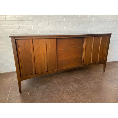 MCM WALNUT DEILCRAFT CREDENZA WITH BYPASS DOORS