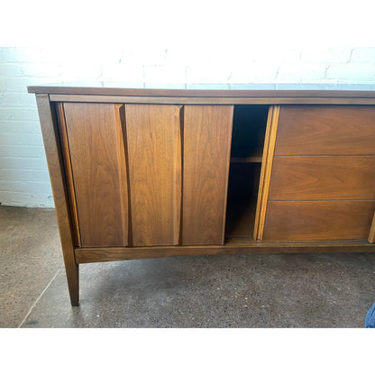 MCM WALNUT DEILCRAFT CREDENZA WITH BYPASS DOORS