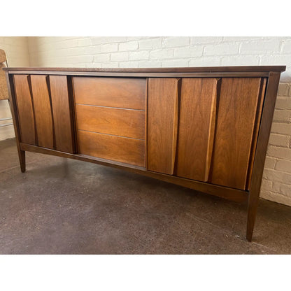 MCM WALNUT DEILCRAFT CREDENZA WITH BYPASS DOORS
