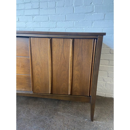 MCM WALNUT DEILCRAFT CREDENZA WITH BYPASS DOORS