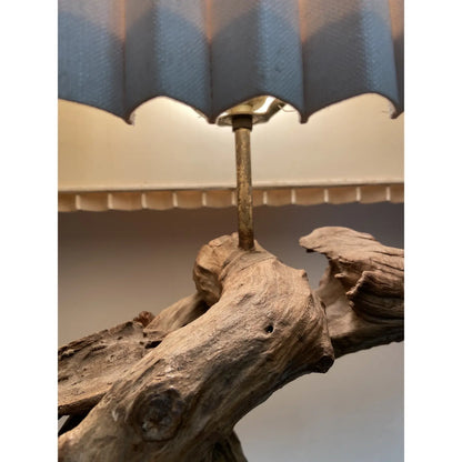 NATURAL DRIFTWOOD TABLE LAMP WITH SHADE